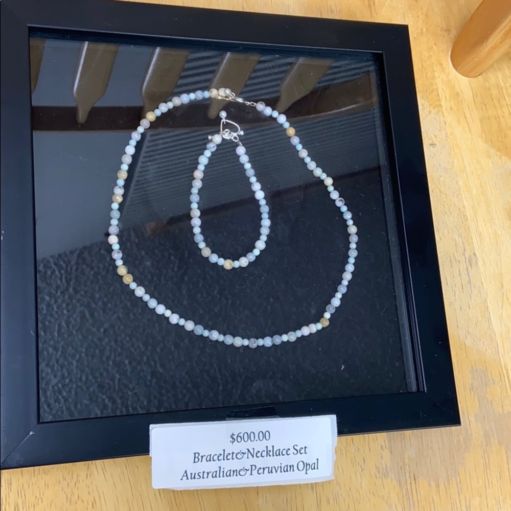 Bracelet and necklace set